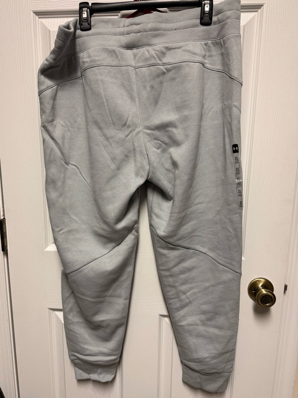 Outfit- Under Armour- Light Gray - Picture 8 of 9